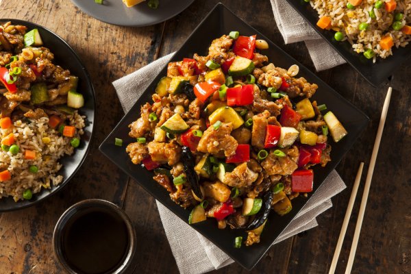 KUNG PAO CHICKEN WITH BROWN RICE